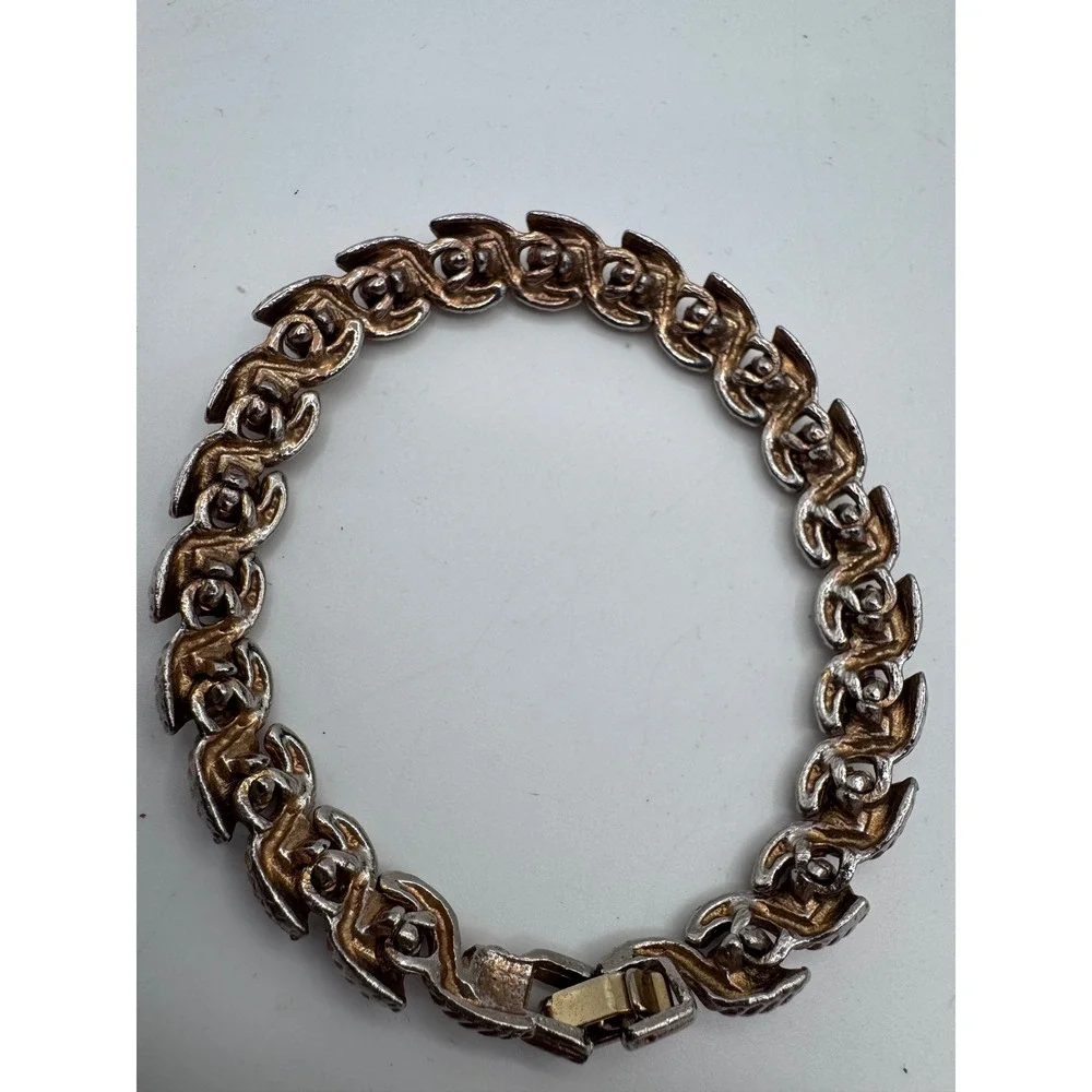 Vintage Rhinestone Link Bracelet Gold Tone Swirl Chunky‎ Retro Glam